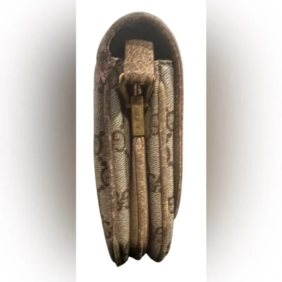 GUCCI Vintage GG Monogram Small Flap Shoulder/Crossbody Bag - Picture 7 of 12